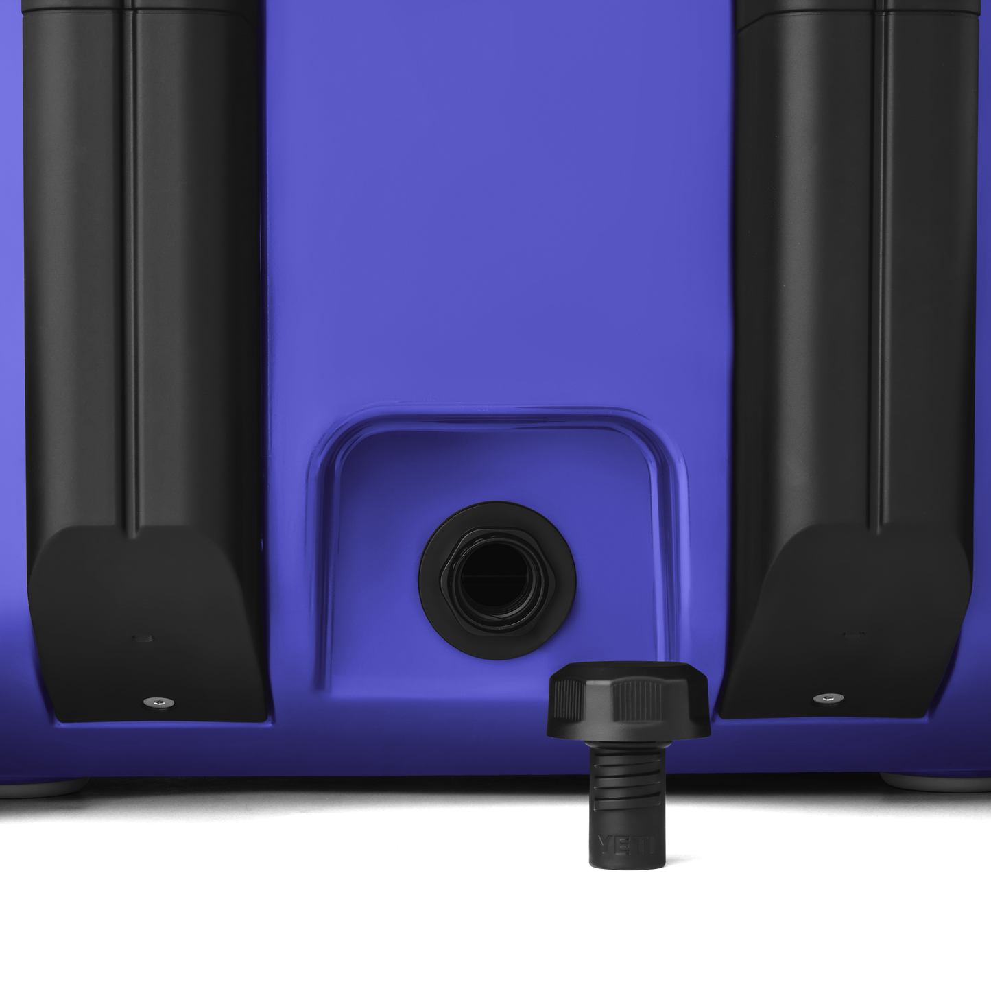 YETI Roadie® 32 Wheeled Hard Cooler Ultramarine Violet