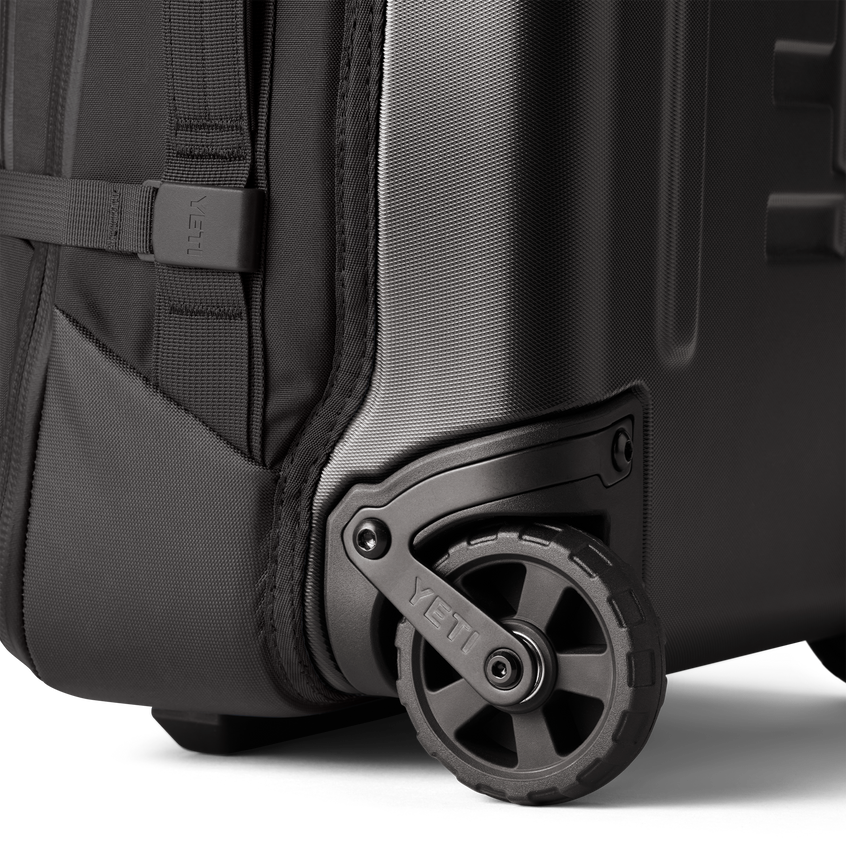 Crossroads® 35L/22" Wheeled Luggage Black