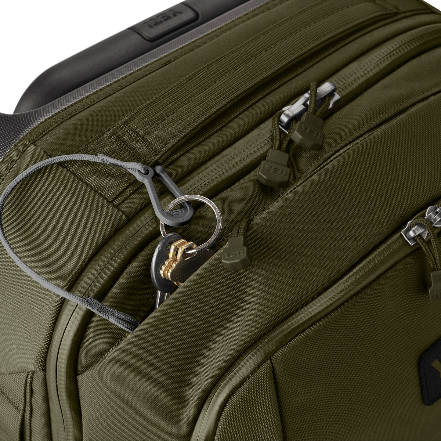 Crossroads® 35L/22" Wheeled Luggage Olive