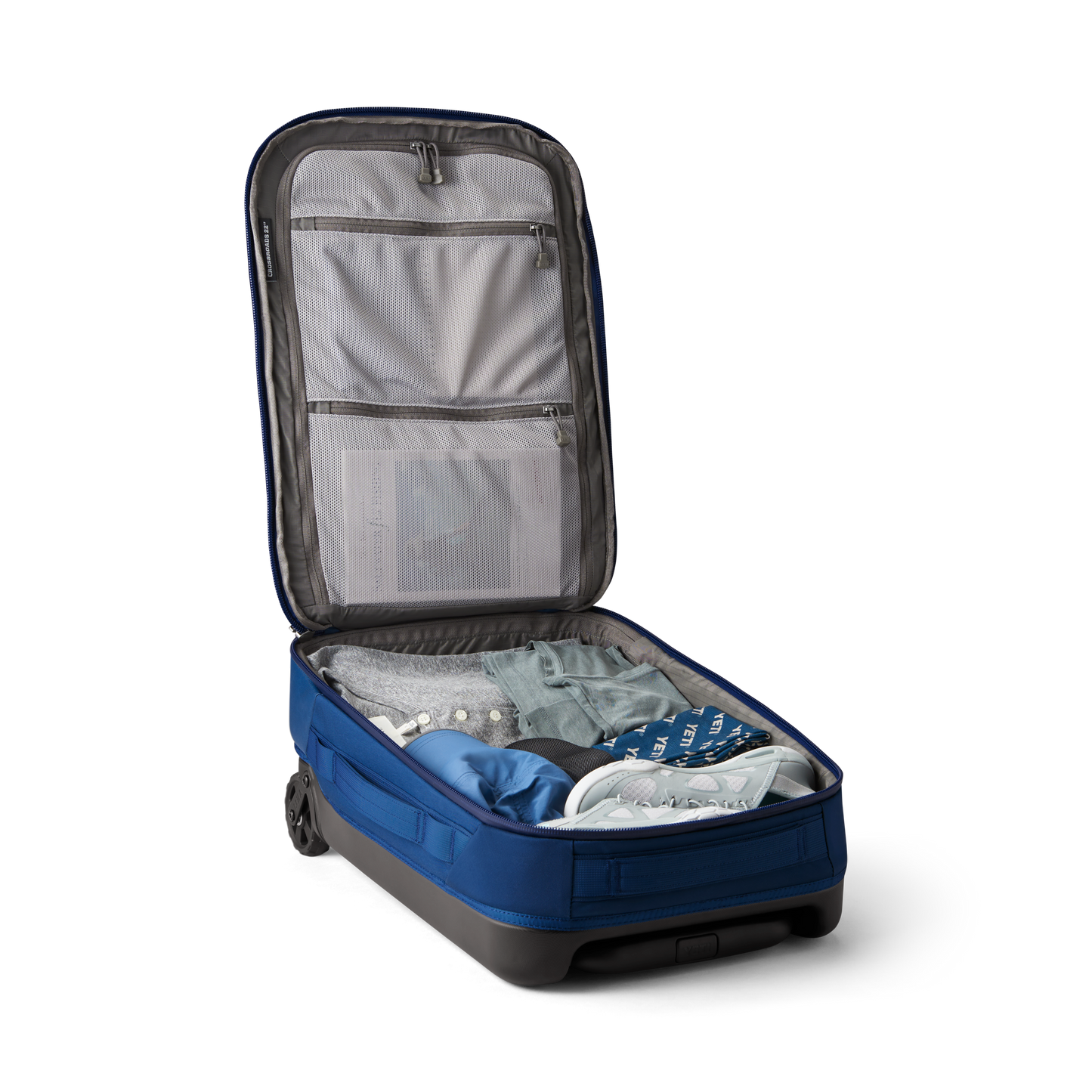 Crossroads® 35L/22" Wheeled Luggage Navy