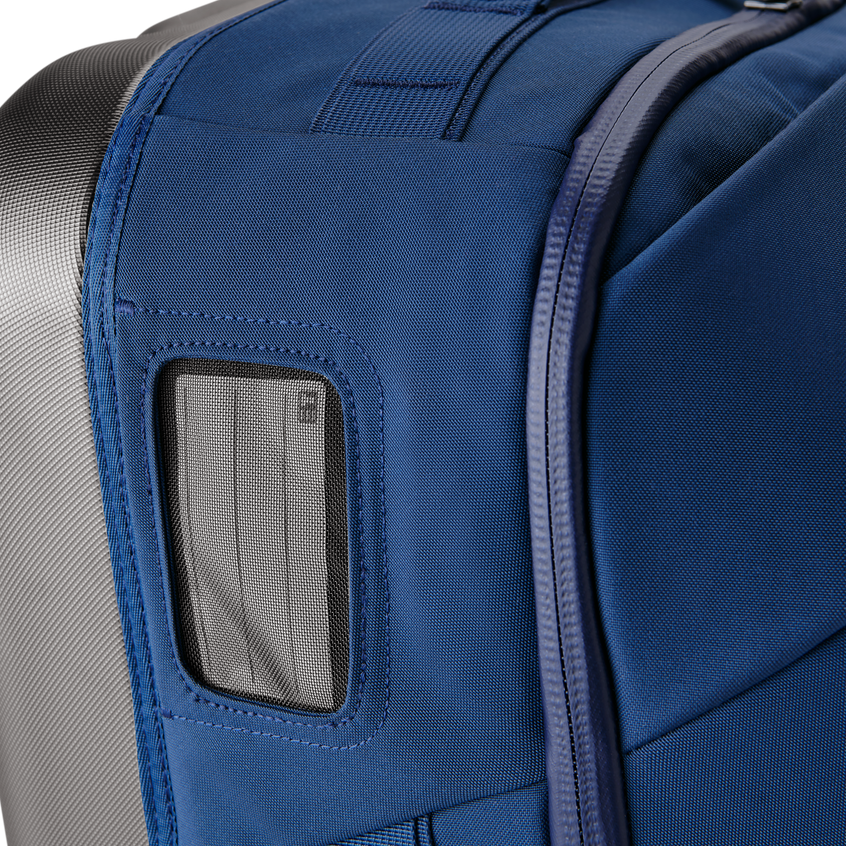 Crossroads® 73L/29" Wheeled Luggage Navy