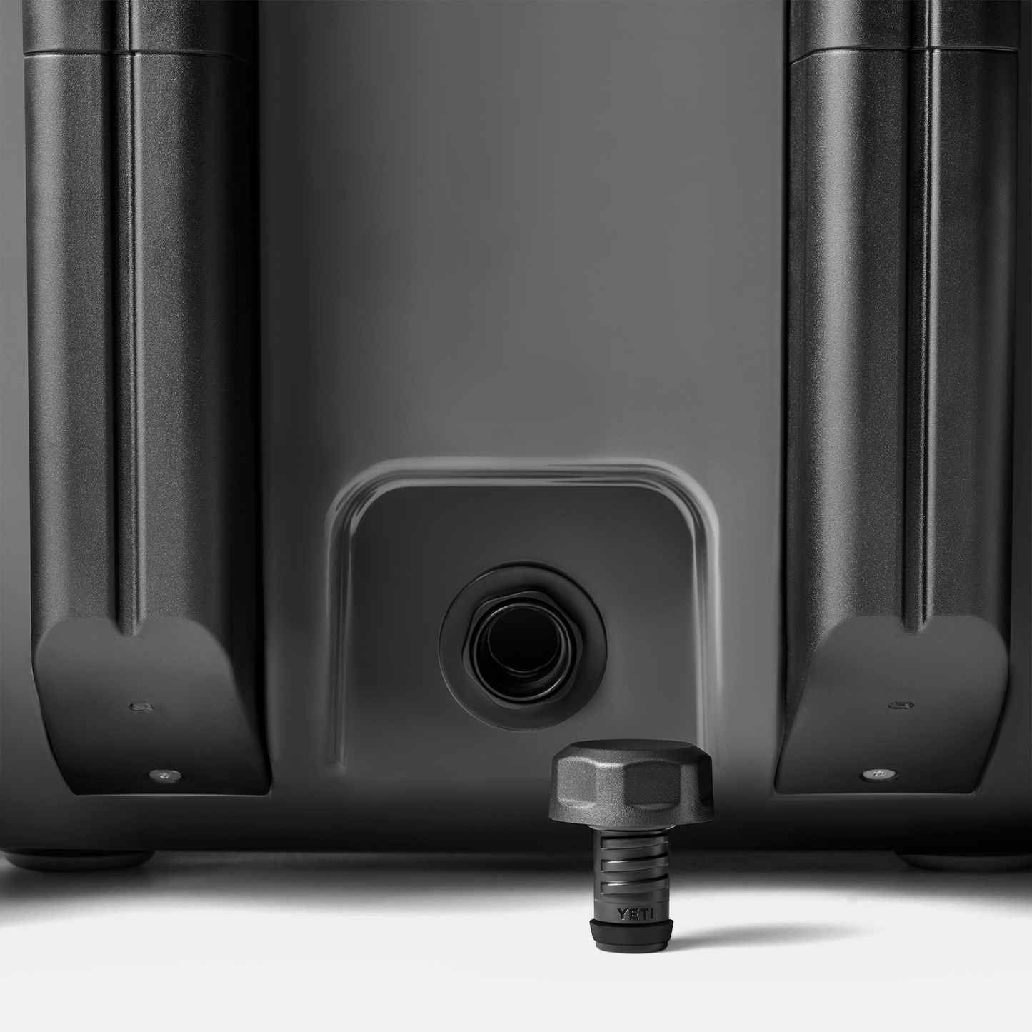 YETI Roadie® Wheeled Cooler Bestdam™ Drain Plug