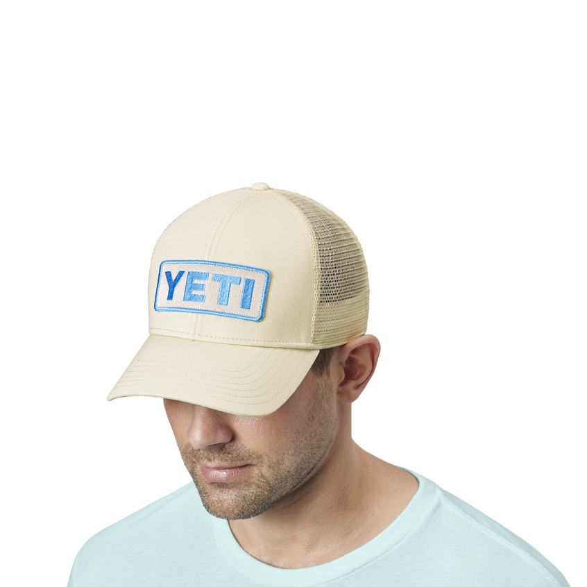 YETI Logo Badge S22 Trucker Hat Cream